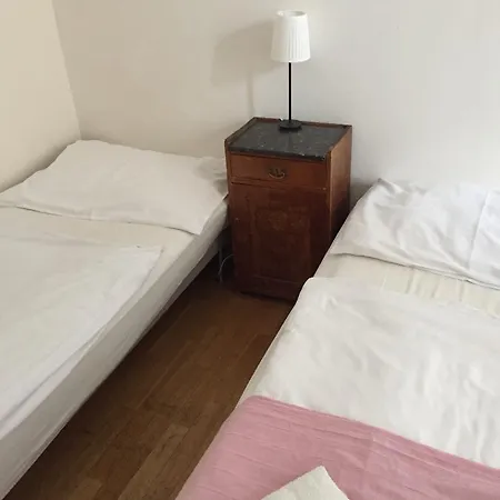 Rosemary Хостел *