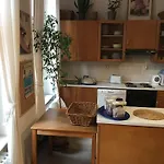 Rosemary بيت شباب
